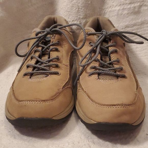 Easy Spirit women's smoother sneakers tan suede - Picture 2 of 8